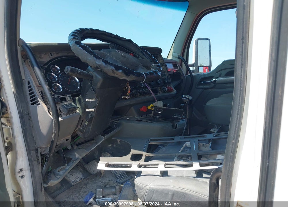 2017 KENWORTH T880 VIN: 1XKZDP0XXHJ176033