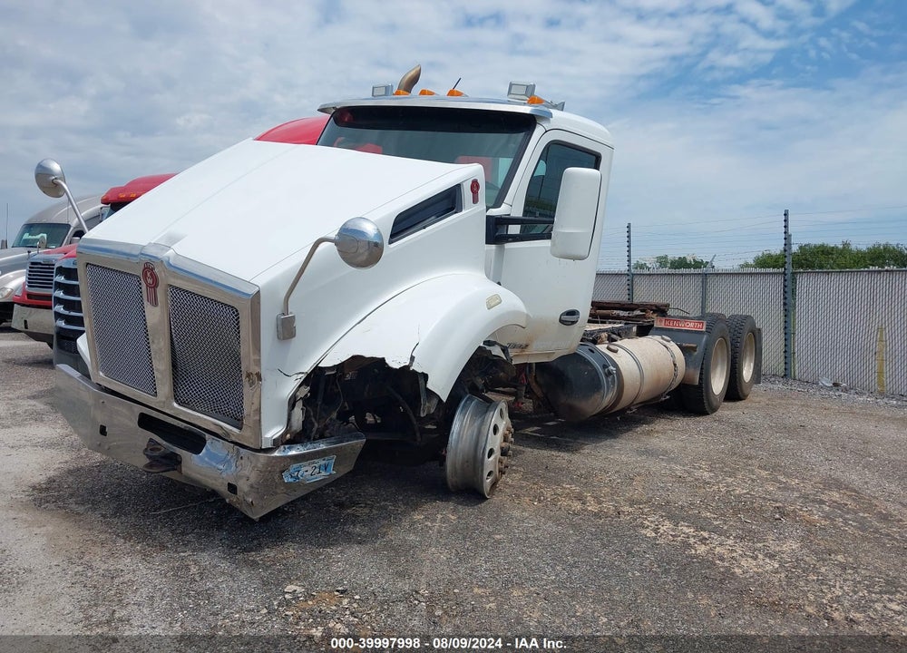 2017 KENWORTH T880 VIN: 1XKZDP0XXHJ176033
