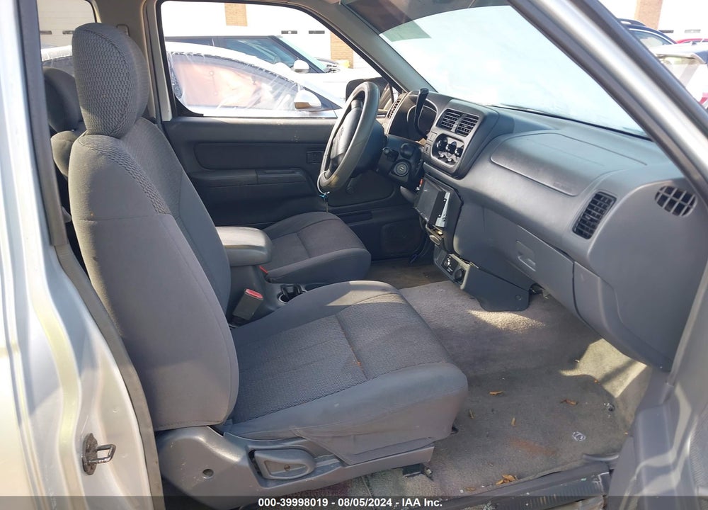 2001 NISSAN FRONTIER XE VIN: 1N6DD26S21C306687