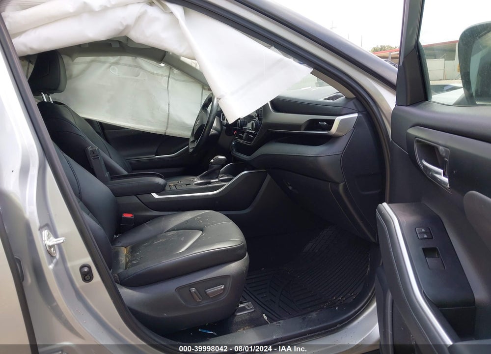 2020 TOYOTA HIGHLANDER XLE VIN: 5TDGZRAH5LS509015