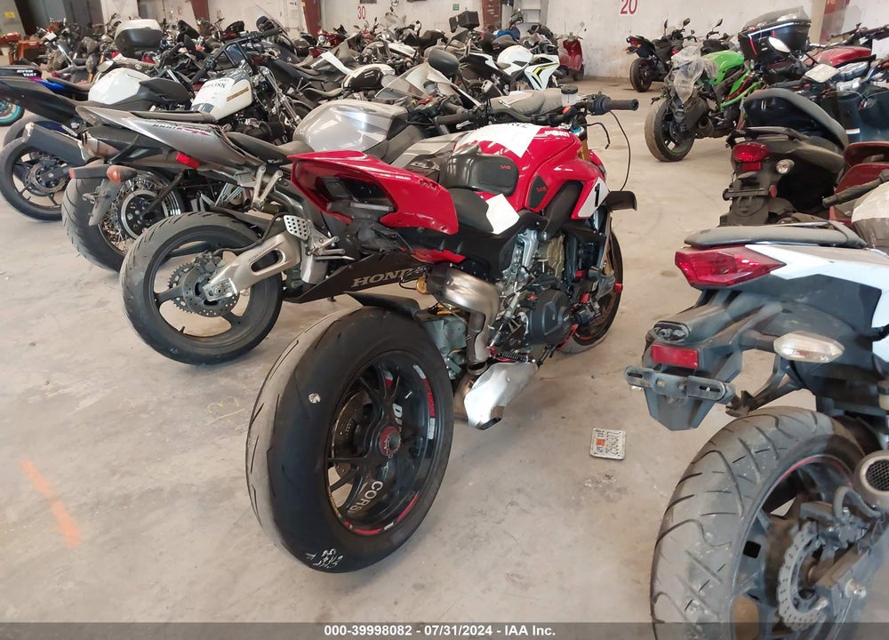 2021 DUCATI STREETFIGHTER V4/V4S VIN: ZDMFAKNW8MB004070