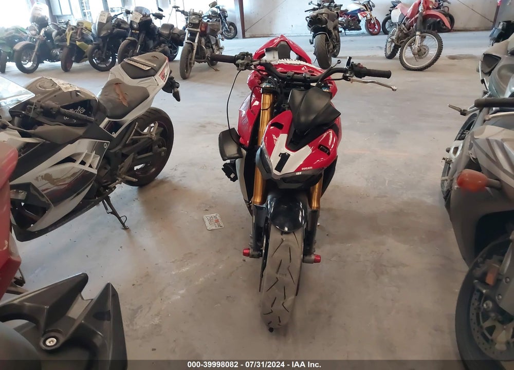 2021 DUCATI STREETFIGHTER V4/V4S VIN: ZDMFAKNW8MB004070