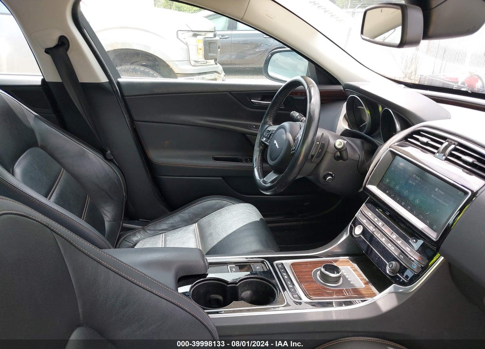 2017 JAGUAR XE 20D PRESTIGE VIN: SAJAK4BN8HA952315
