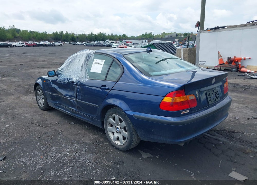 2005 BMW 325XI VIN: WBAEU33425PR15017