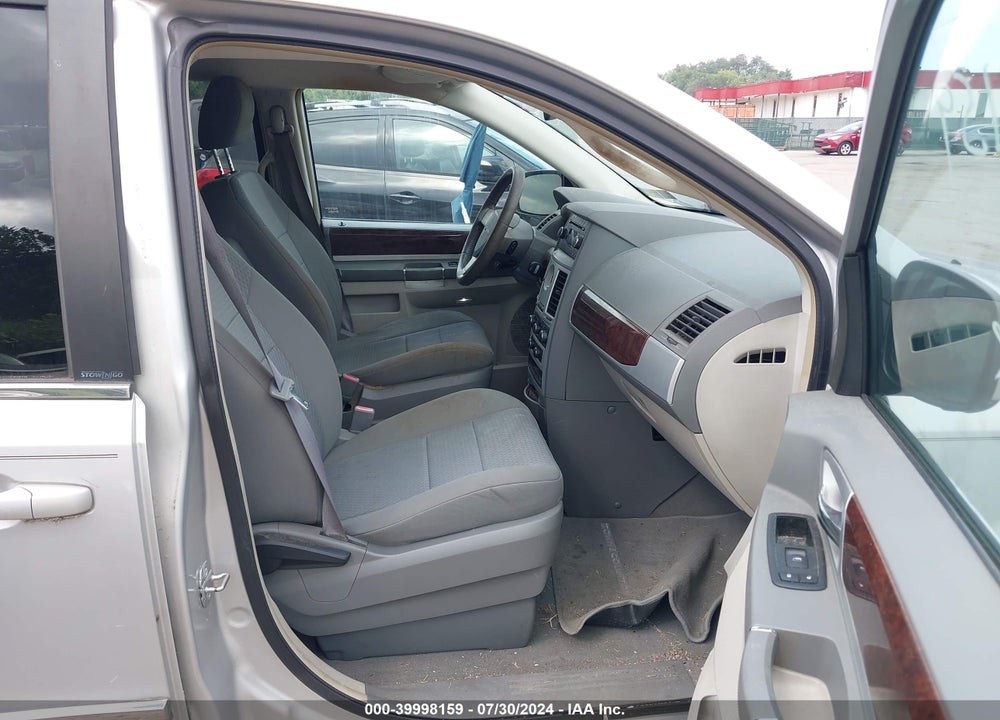 2009 CHRYSLER TOWN & COUNTRY TOURING VIN: 2A8HR54169R675856