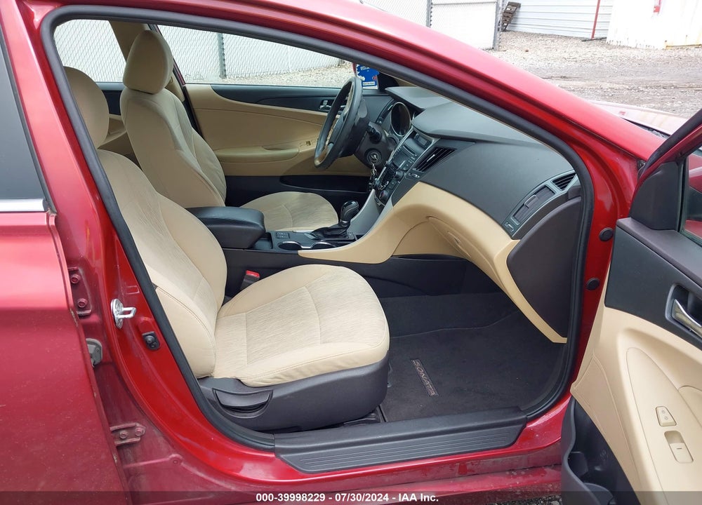 2013 HYUNDAI SONATA GLS VIN: 5NPEB4AC8DH722387