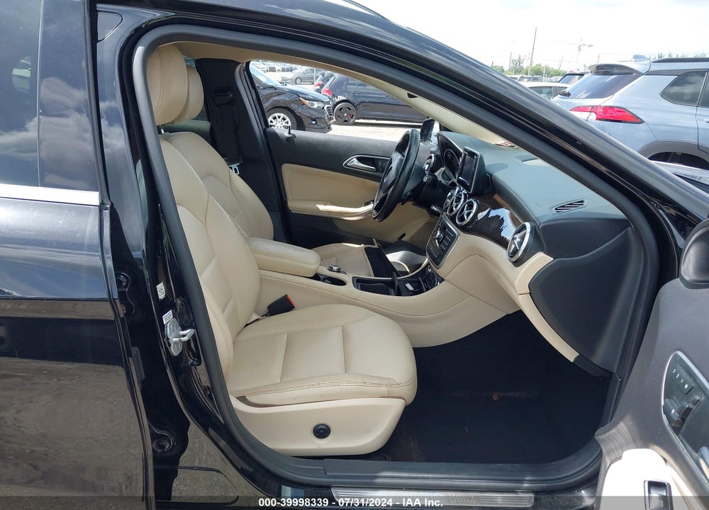 2015 MERCEDES-BENZ GLA 250 VIN: WDCTG4EB6FJ164182