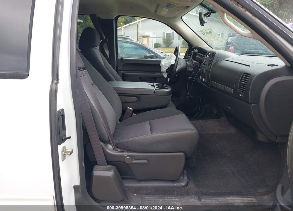2013 CHEVROLET SILVERADO 1500 LT VIN: 1GCRKSE73DZ356558