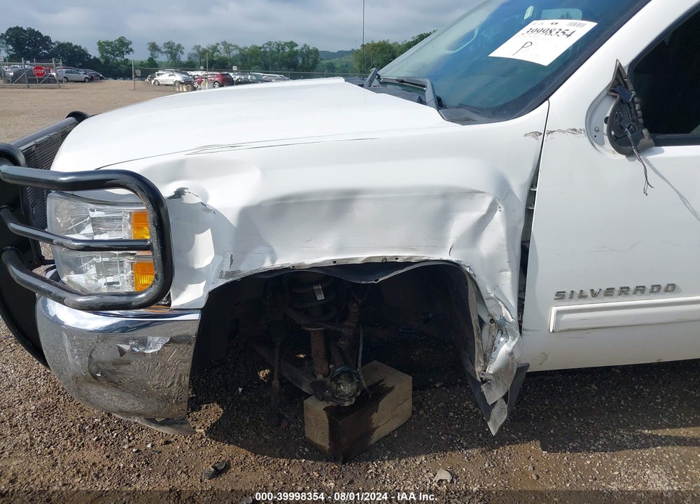 2013 CHEVROLET SILVERADO 1500 LT VIN: 1GCRKSE73DZ356558