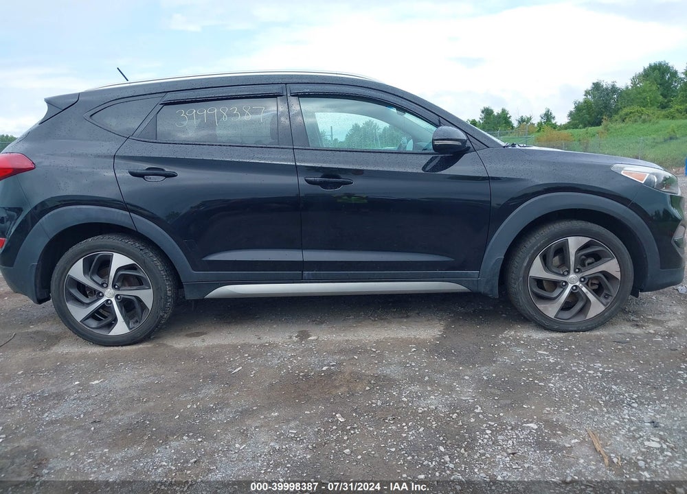 2017 HYUNDAI TUCSON SPORT VIN: KM8J3CA26HU303359