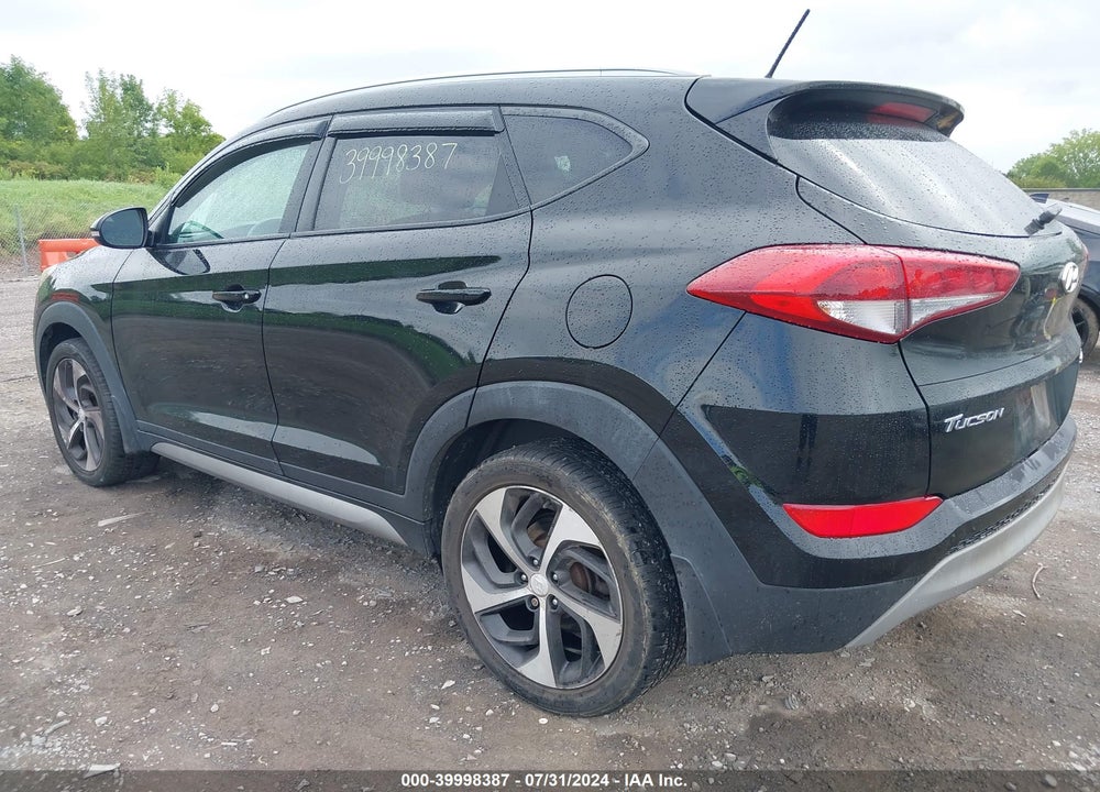 2017 HYUNDAI TUCSON SPORT VIN: KM8J3CA26HU303359