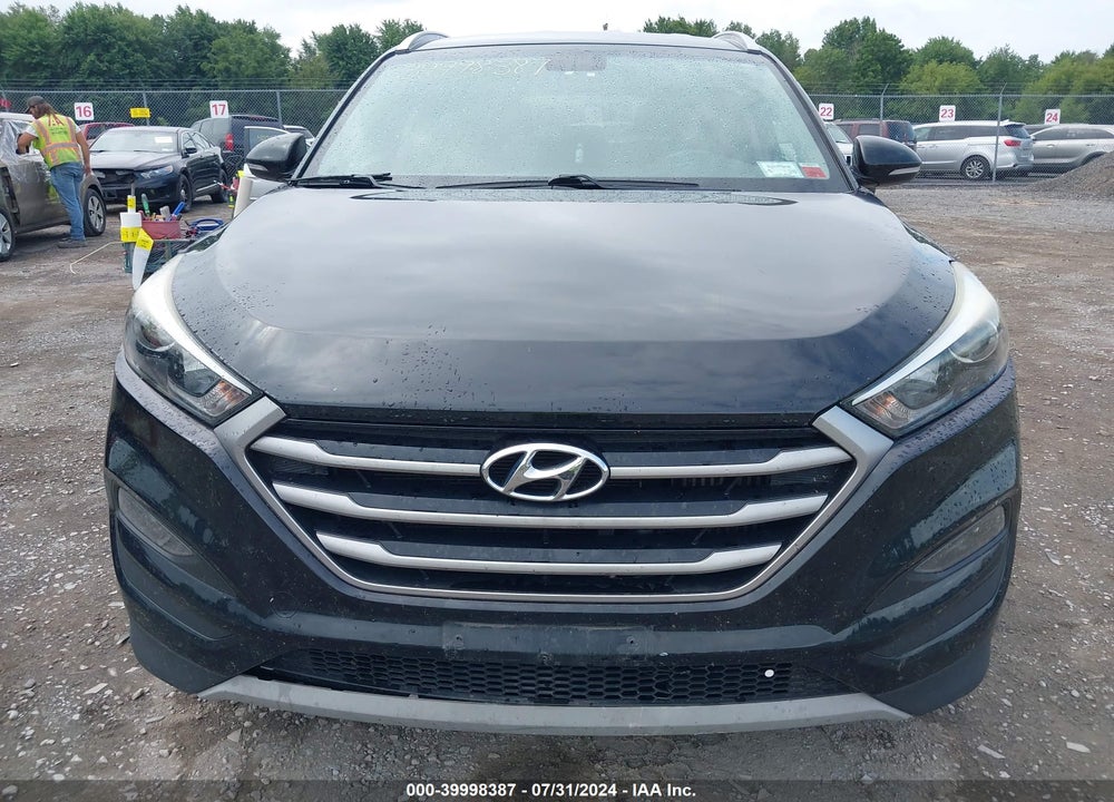 2017 HYUNDAI TUCSON SPORT VIN: KM8J3CA26HU303359