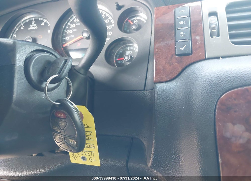 2011 CHEVROLET TAHOE LTZ VIN: 1GNSKCE04BR236136
