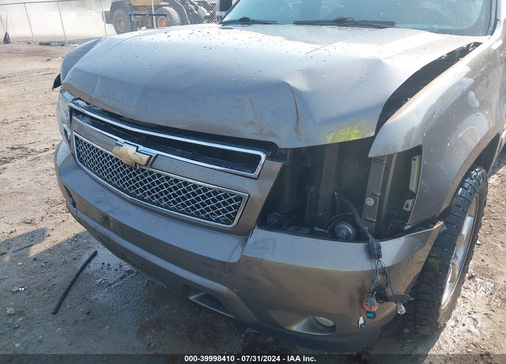 2011 CHEVROLET TAHOE LTZ VIN: 1GNSKCE04BR236136