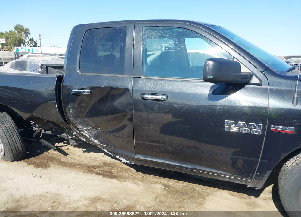 2018 RAM 1500 SLT QUAD CAB 4X2 6'4 BOX VIN: 1C6RR6GT7JS126921