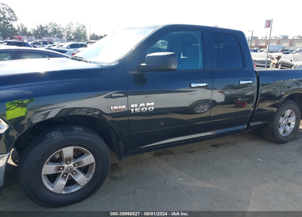 2018 RAM 1500 SLT QUAD CAB 4X2 6'4 BOX VIN: 1C6RR6GT7JS126921