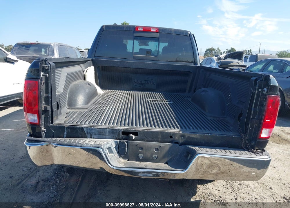 2018 RAM 1500 SLT QUAD CAB 4X2 6'4 BOX VIN: 1C6RR6GT7JS126921