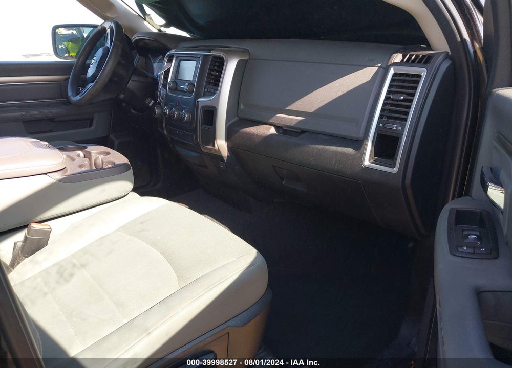 2018 RAM 1500 SLT QUAD CAB 4X2 6'4 BOX VIN: 1C6RR6GT7JS126921
