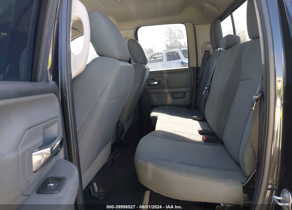 2018 RAM 1500 SLT QUAD CAB 4X2 6'4 BOX VIN: 1C6RR6GT7JS126921