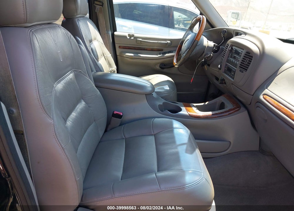1998 LINCOLN NAVIGATOR VIN: 5LMPU28L2WLJ24610