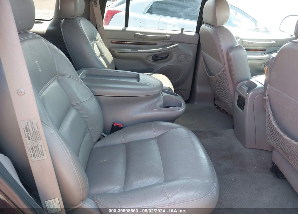 1998 LINCOLN NAVIGATOR VIN: 5LMPU28L2WLJ24610