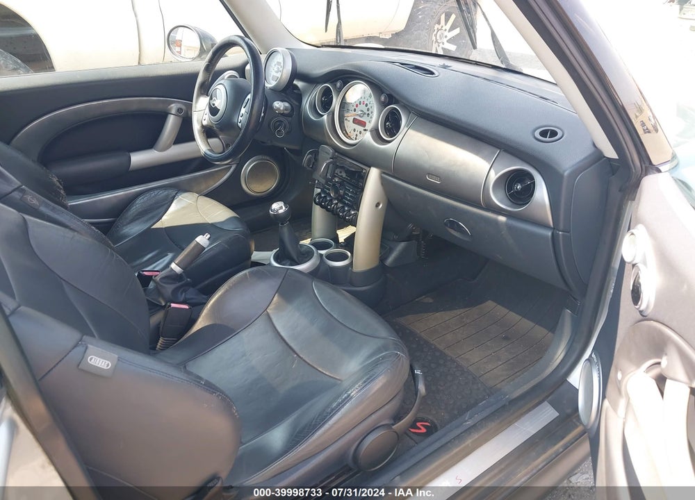 2003 MINI COOPER S VIN: WMWRE33403TD68822