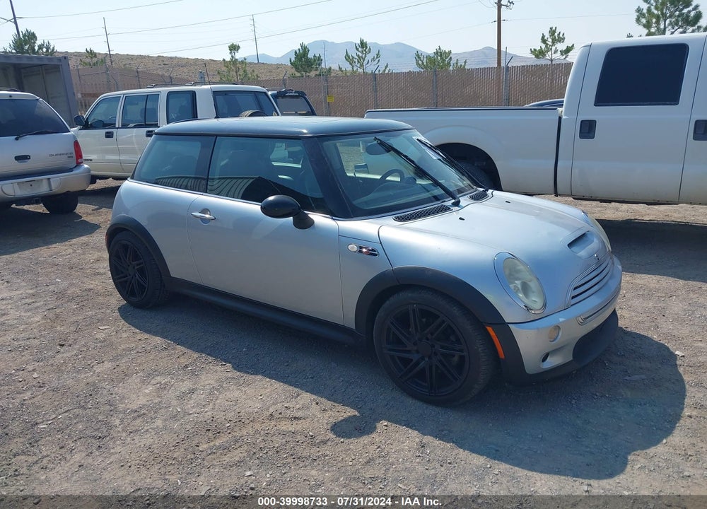 2003 MINI COOPER S VIN: WMWRE33403TD68822