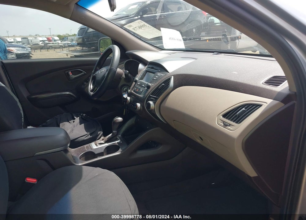 2015 HYUNDAI TUCSON SE VIN: KM8JU3AG8FU113553