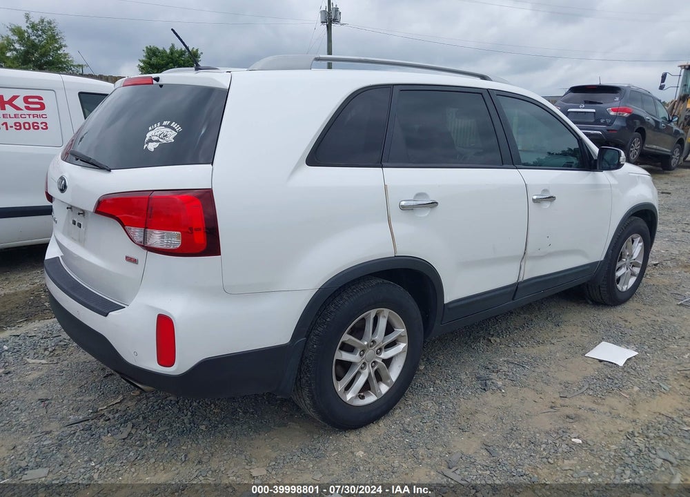 2015 KIA SORENTO LX VIN: 5XYKT4A61FG578766