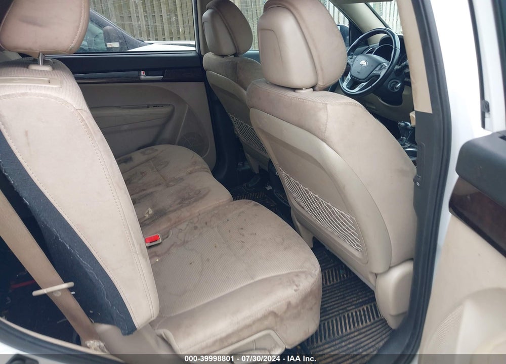 2015 KIA SORENTO LX VIN: 5XYKT4A61FG578766