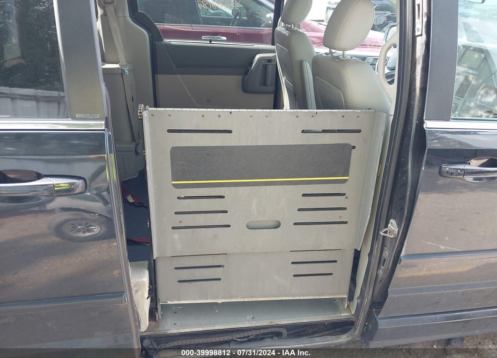 2008 CHRYSLER TOWN & COUNTRY TOURING VIN: 2A8HR54P48R822484