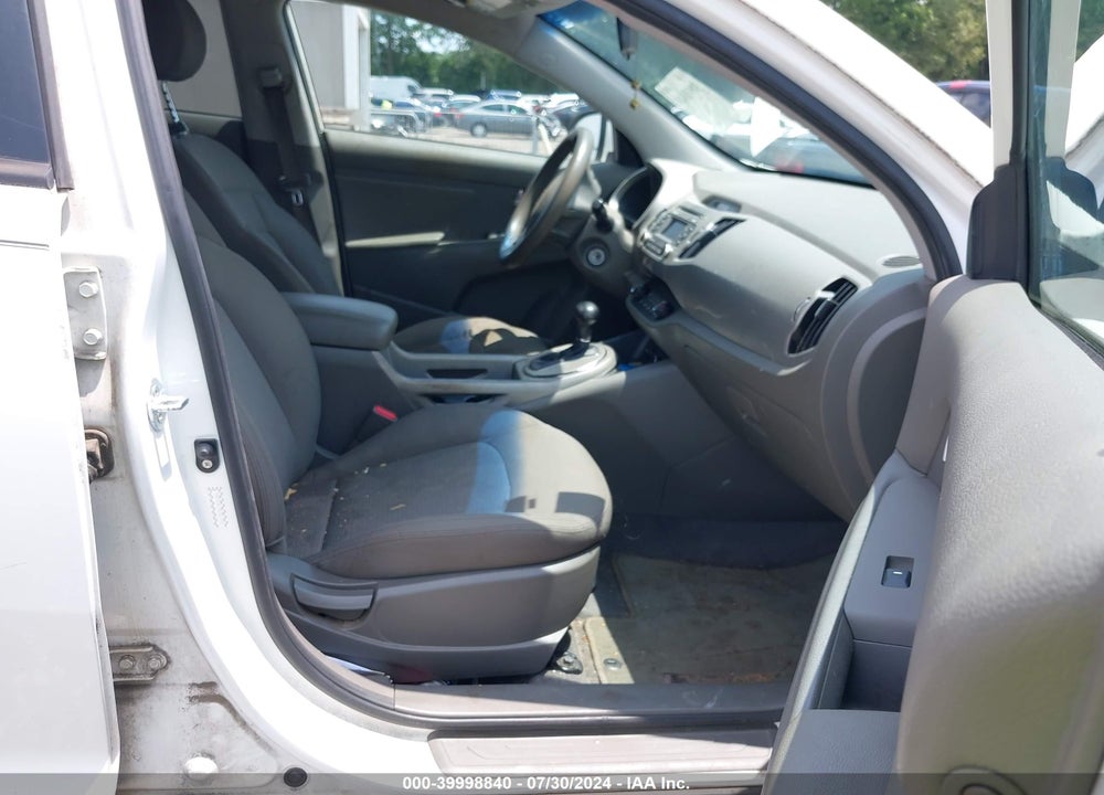 2016 KIA SPORTAGE LX VIN: KNDPB3AC9G7813941