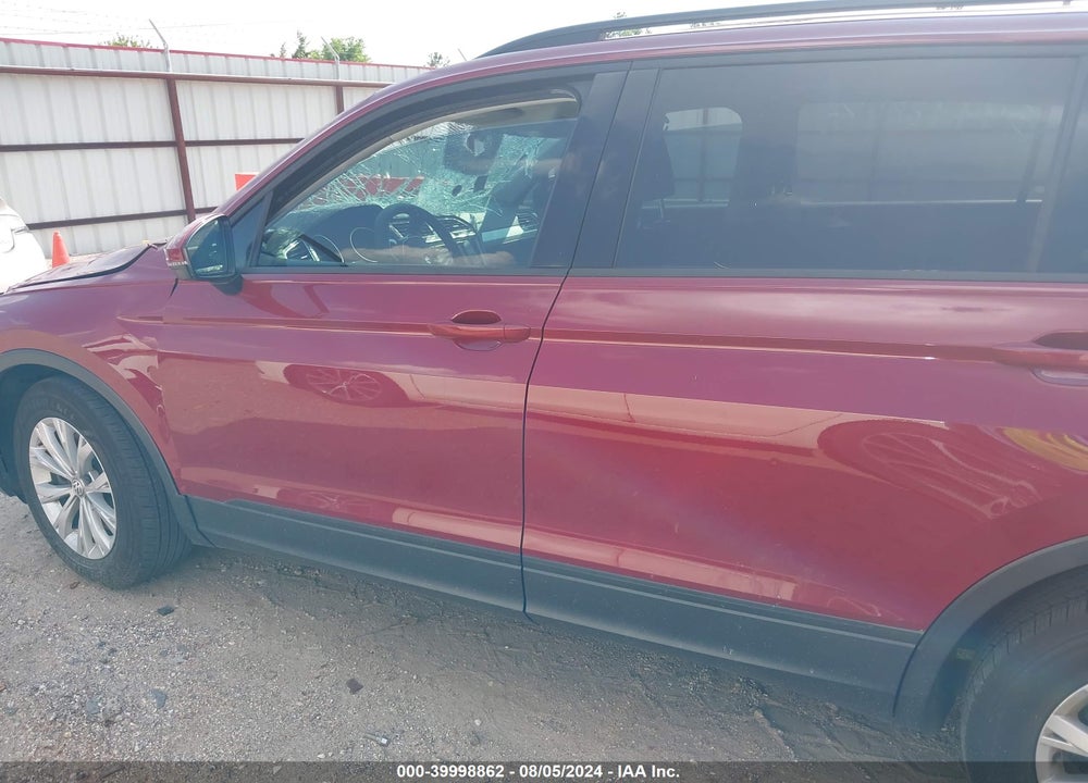 2018 VOLKSWAGEN TIGUAN 2.0T S VIN: 3VV1B7AX5JM124509