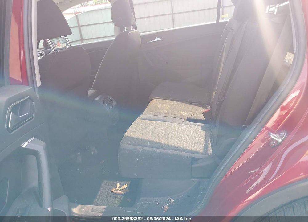 2018 VOLKSWAGEN TIGUAN 2.0T S VIN: 3VV1B7AX5JM124509