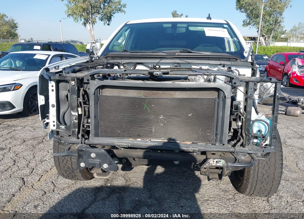 2018 CHEVROLET SILVERADO 1500 LT VIN: 1GCRCREH4JZ119958