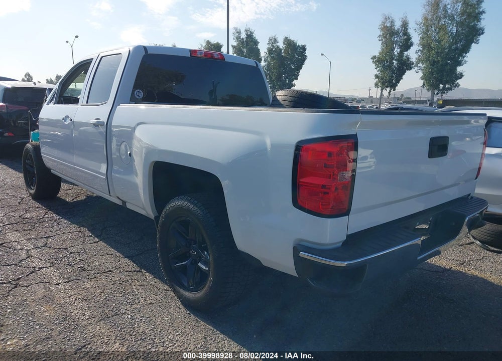 2018 CHEVROLET SILVERADO 1500 LT VIN: 1GCRCREH4JZ119958