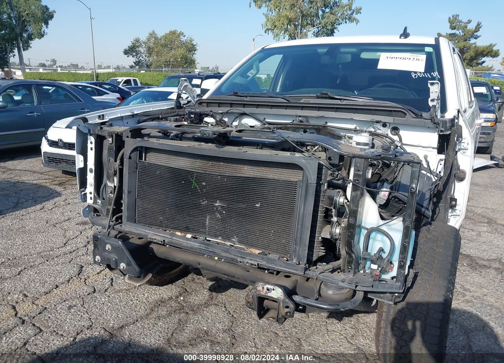 2018 CHEVROLET SILVERADO 1500 LT VIN: 1GCRCREH4JZ119958