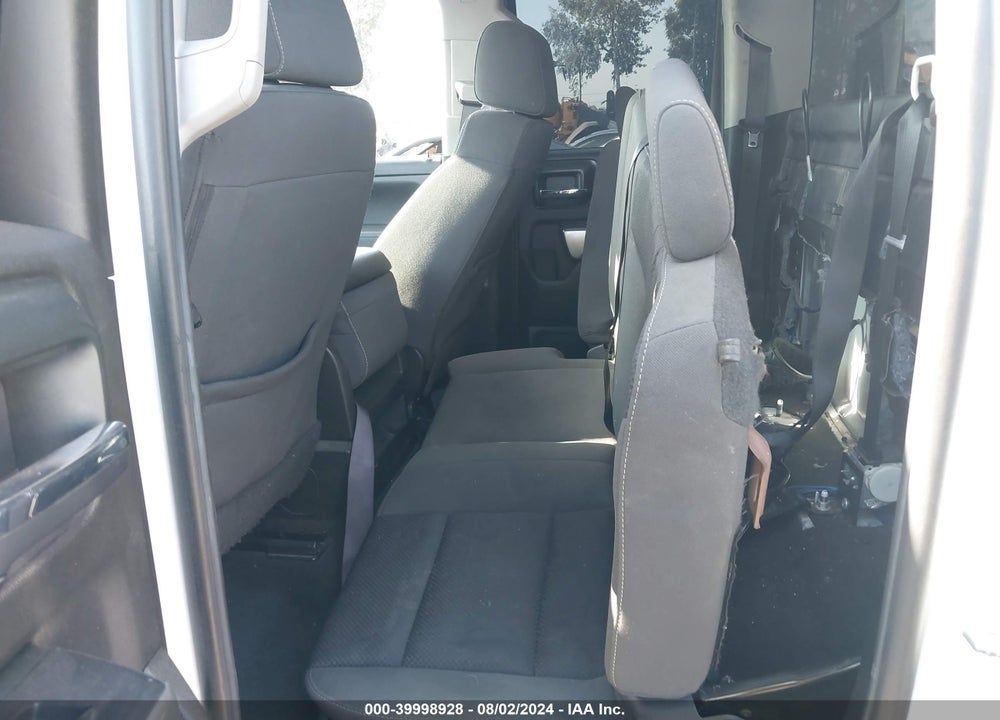 2018 CHEVROLET SILVERADO 1500 LT VIN: 1GCRCREH4JZ119958