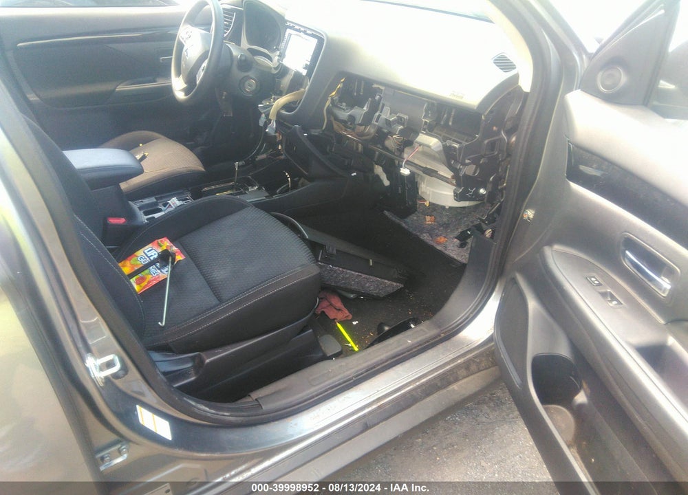 2020 MITSUBISHI OUTLANDER ES 2.4 VIN: JA4AD2A3XLJ000190