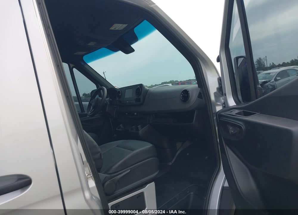 2024 MERCEDES-BENZ SPRINTER 2500 STANDARD ROOF 4-CYL DIESEL VIN: W1Y4KBHY0RT179617