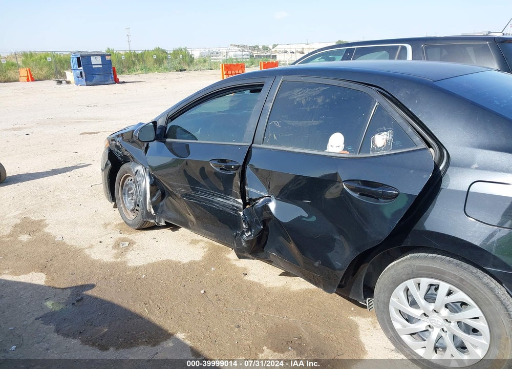 2018 TOYOTA COROLLA LE VIN: 5YFBURHE6JP826098