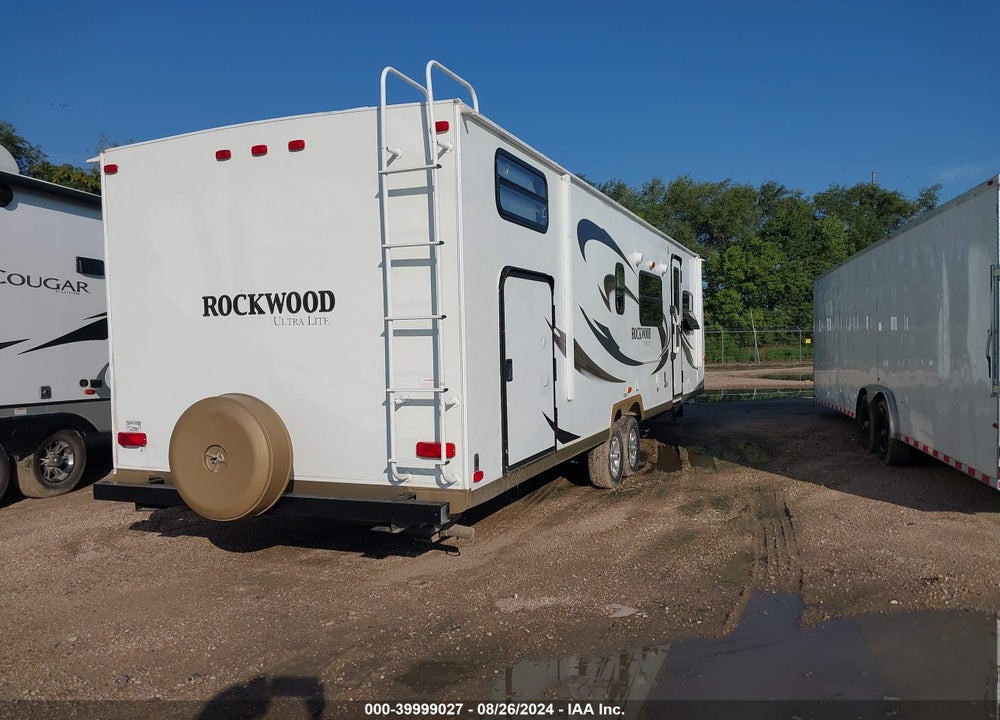 2012 FOREST RIVER ROCKWOOD - 34' LONG VIN: 4X4TRLE23CD118257
