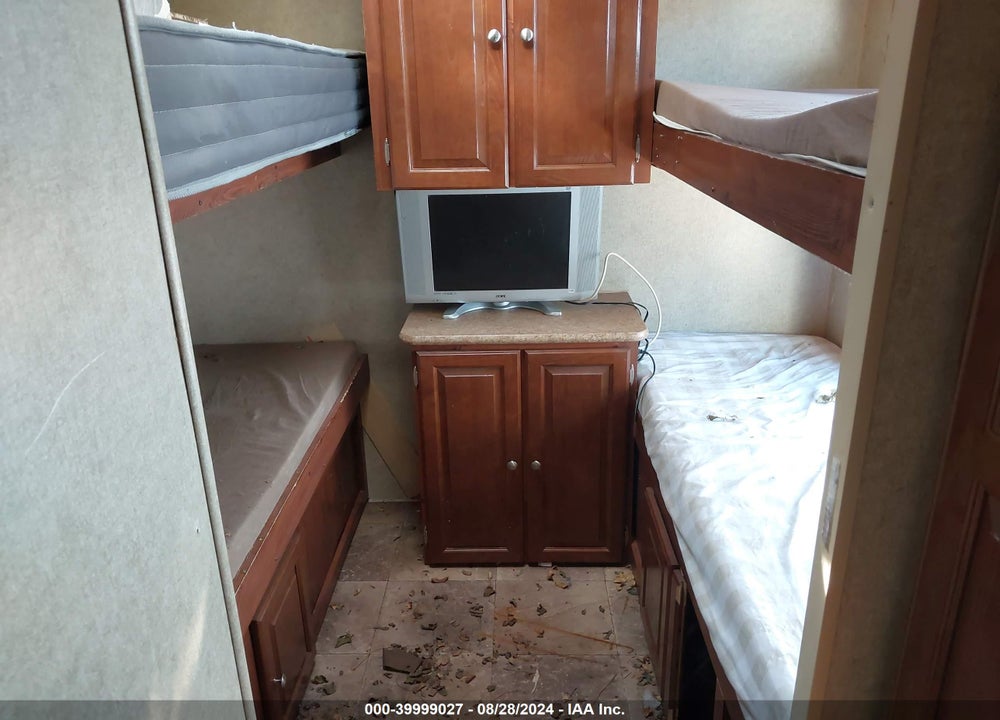 2012 FOREST RIVER ROCKWOOD - 34' LONG VIN: 4X4TRLE23CD118257