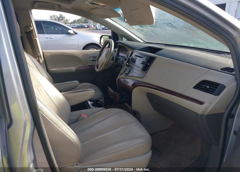 2011 TOYOTA SIENNA XLE V6 VIN: 5TDYK3DCXBS161152