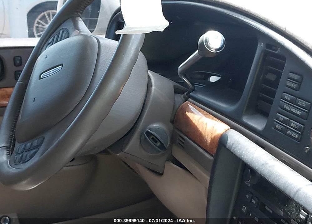 2000 LINCOLN CONTINENTAL VIN: 1LNHM97V1YY829486