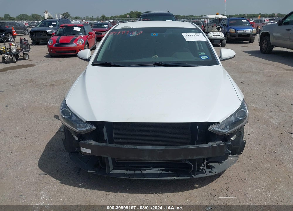 2018 HYUNDAI ELANTRA SEL VIN: 5NPD84LF6JH342588