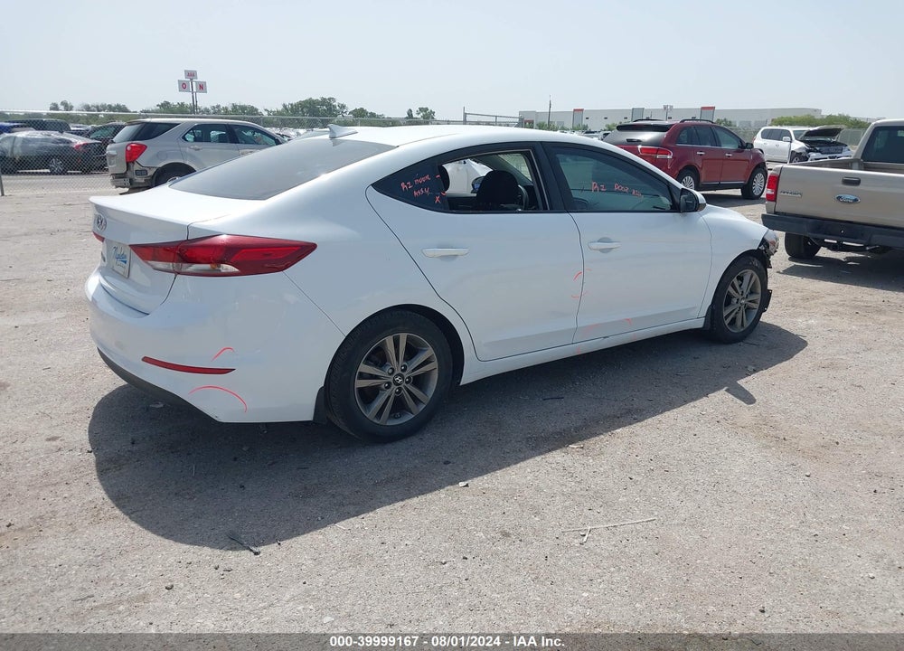 2018 HYUNDAI ELANTRA SEL VIN: 5NPD84LF6JH342588