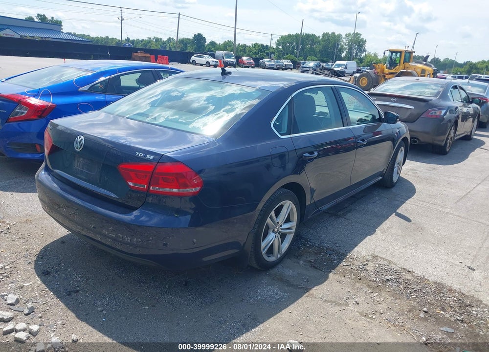 2014 VOLKSWAGEN PASSAT 2.0L TDI SE VIN: 1VWBN7A32EC050803