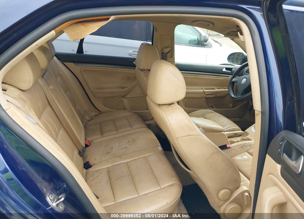 2007 VOLKSWAGEN JETTA 2.5 VIN: 3VWDF81K37M139140