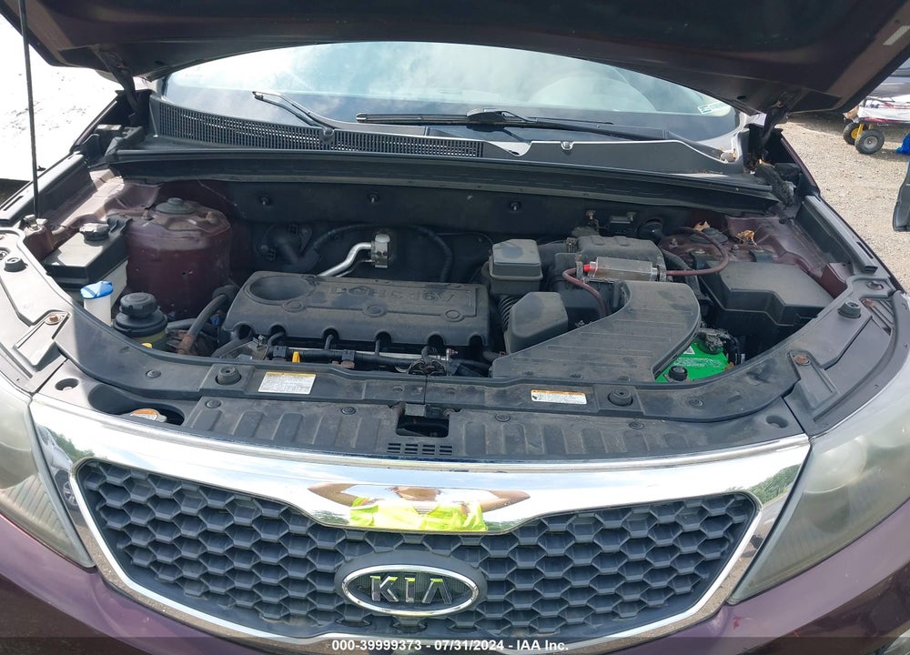 2011 KIA SORENTO LX VIN: 5XYKT4A17BG028597
